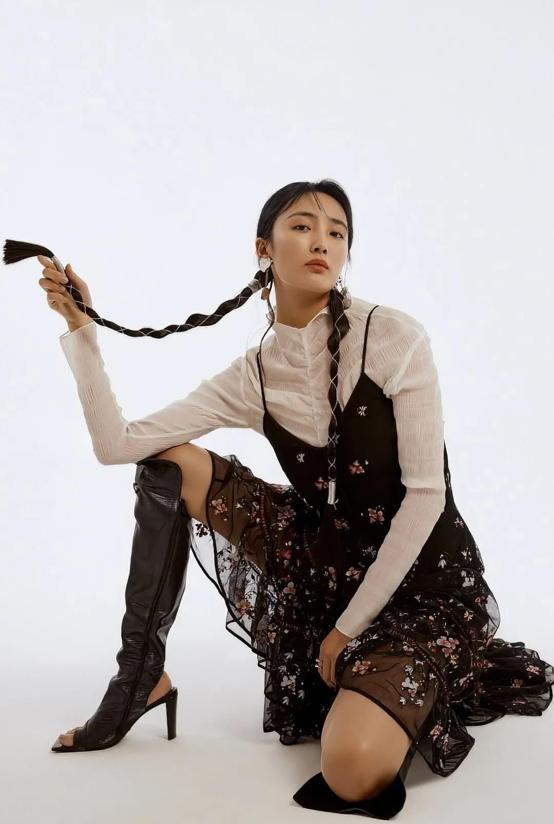 王紫璇高清淡雅时尚写真,美艳动人!__财经头条