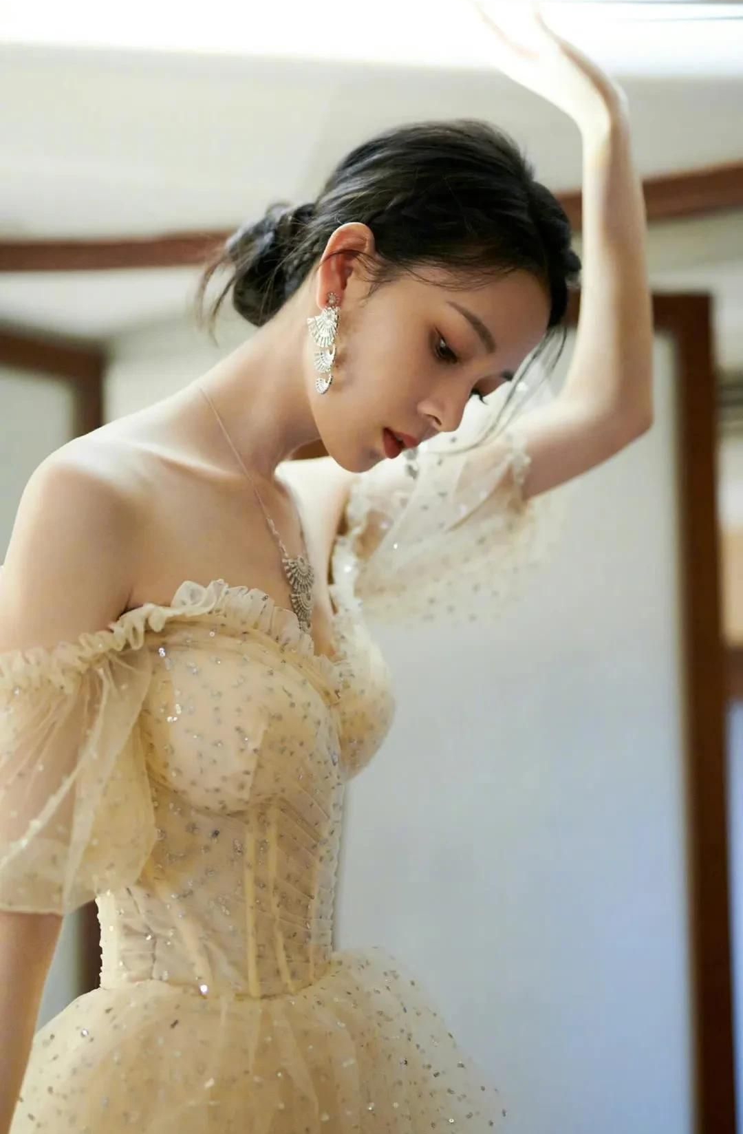 陈瑶高清魅力写真楚楚动人