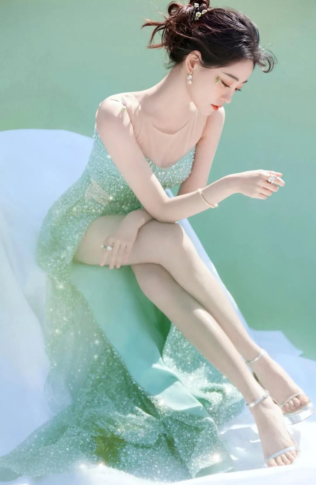 祝绪丹高清淡雅时尚写真,惊艳迷人!__财经头条