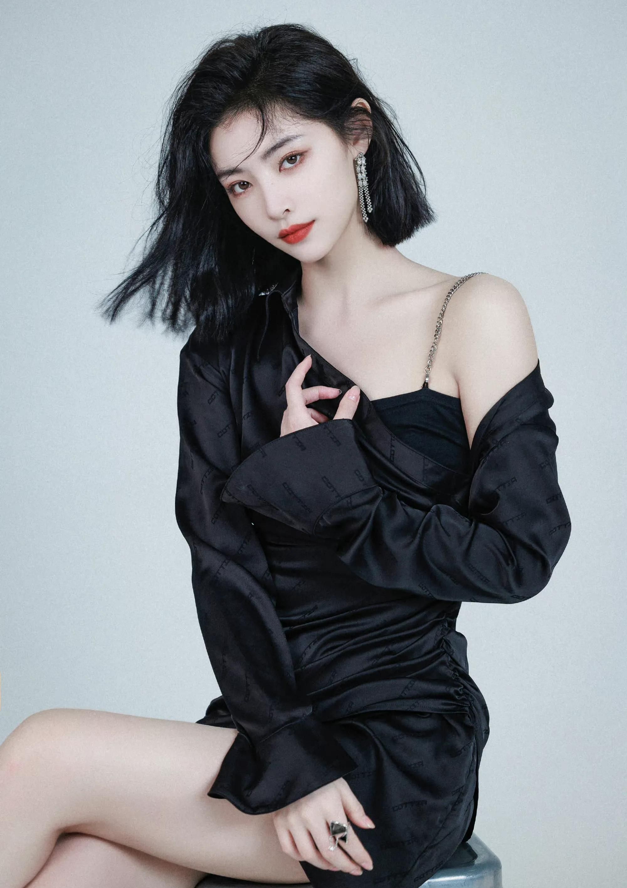 许佳琪美艳写真,清纯甜美,楚楚动人!__财经头条