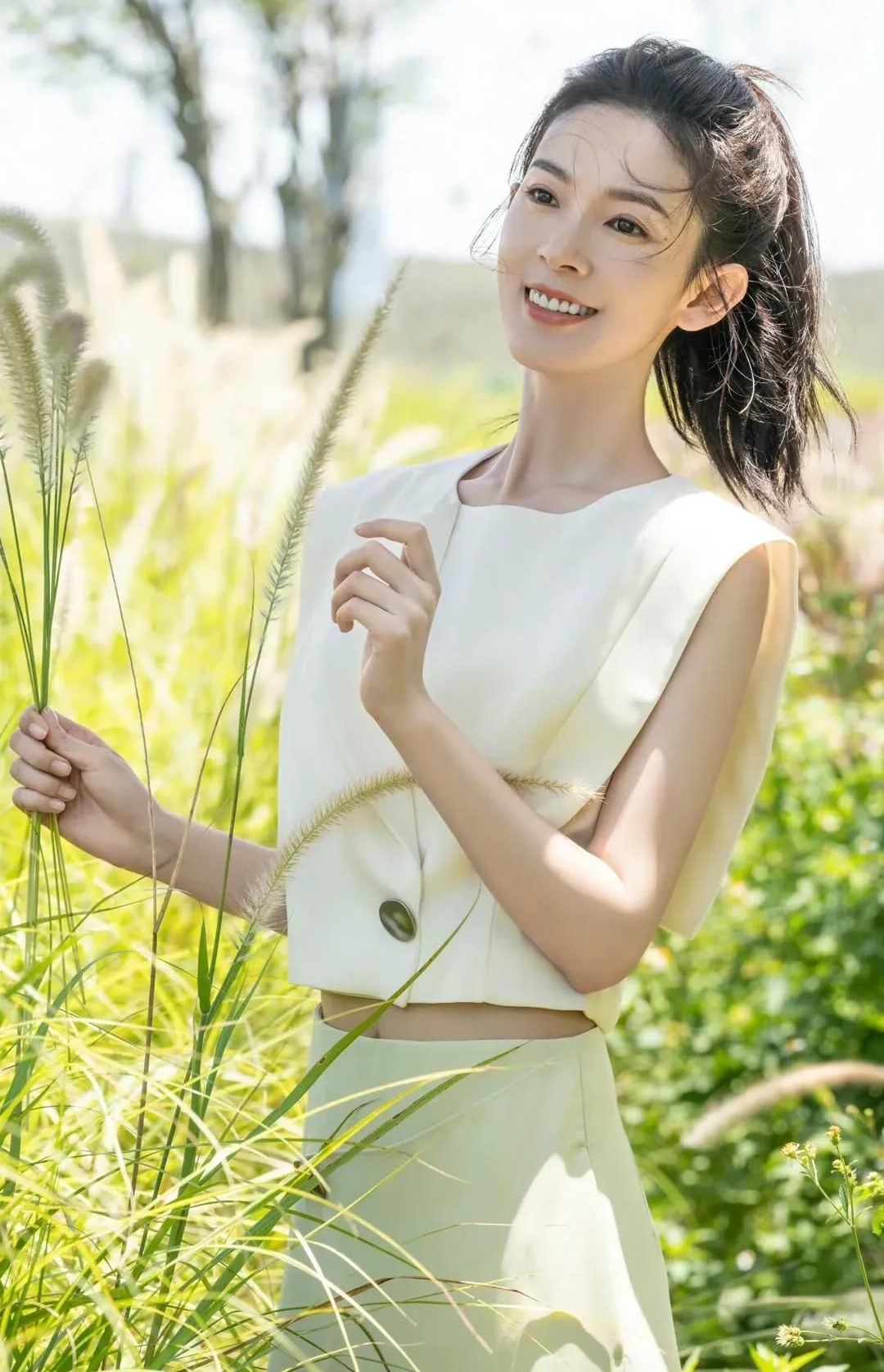 陈瑶高清魅力写真优雅迷人