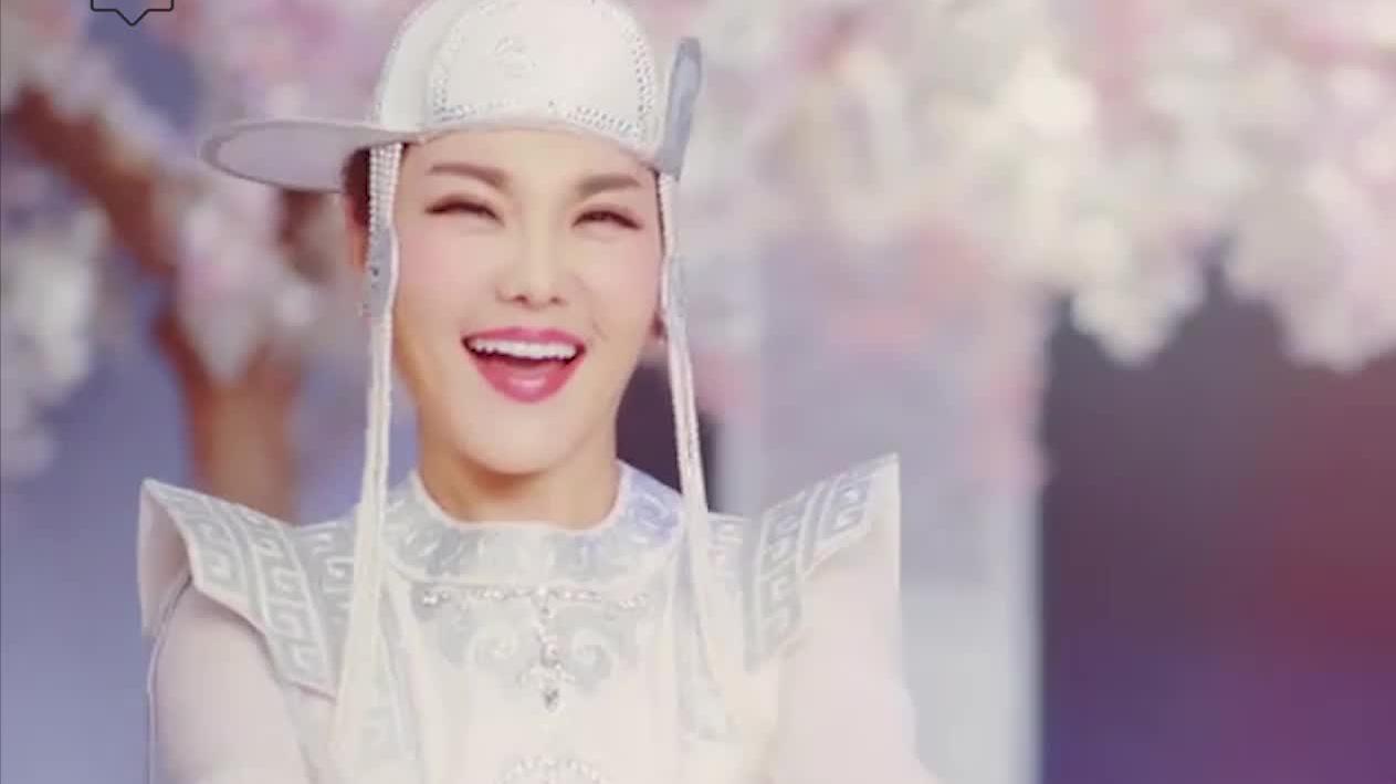 乌兰图雅再出神曲爆火网络,曲调悠扬绵长,韵味十足!