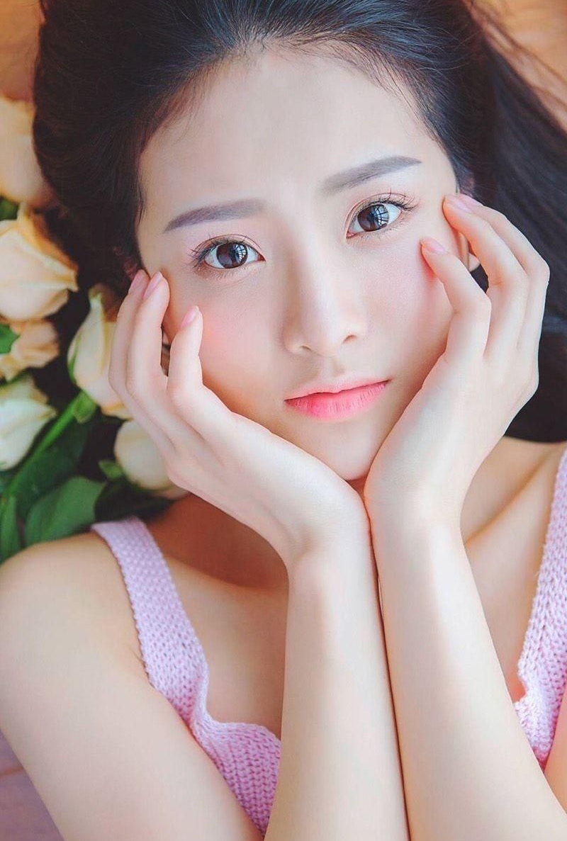 赖雨濛清新写真照,灵动优雅,美艳动人!