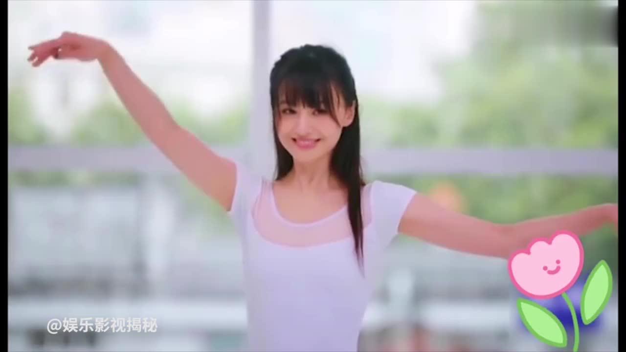 看郑爽再跳爱的华尔兹,现在的郑爽还是当年初恋的女孩吗?