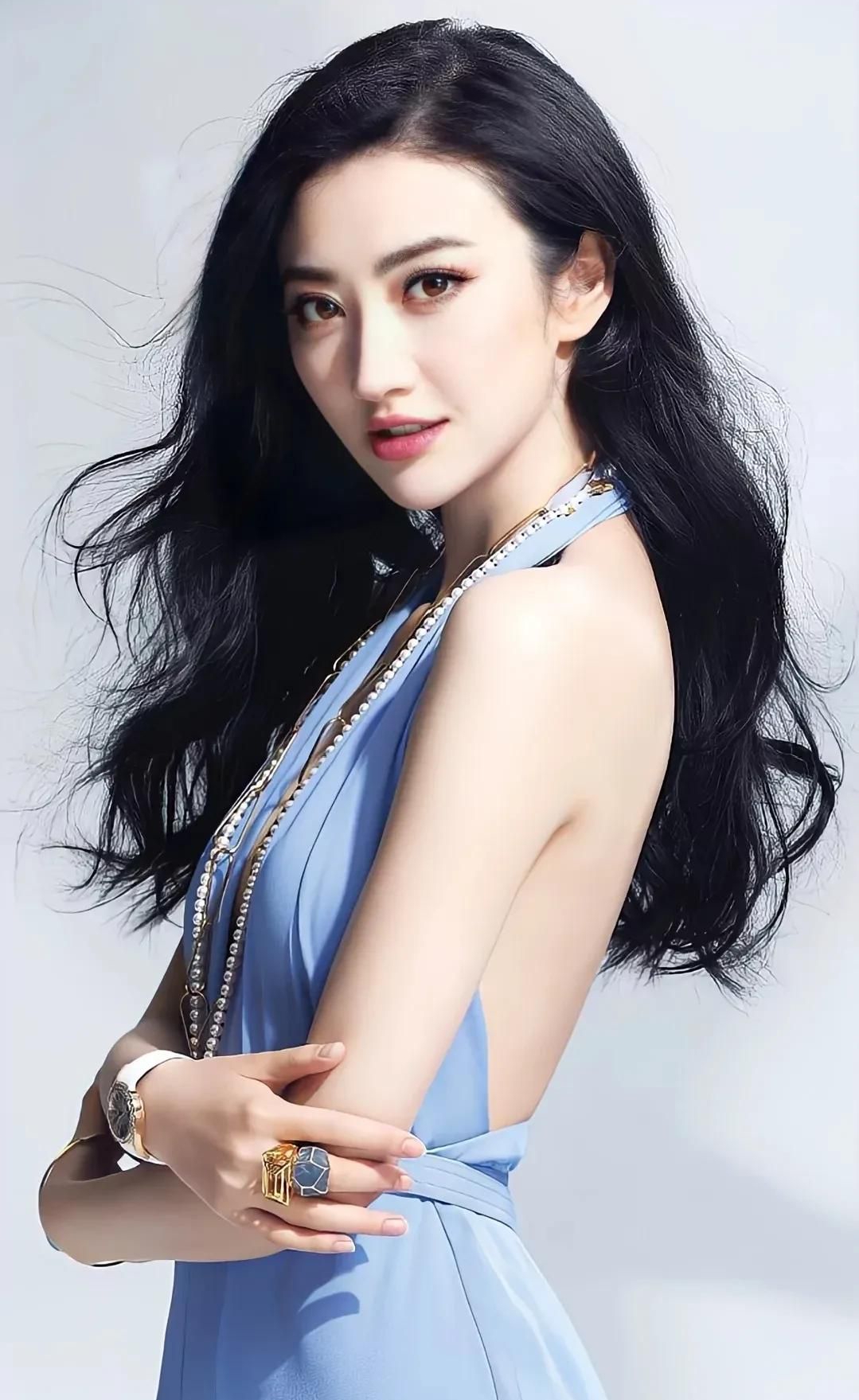 景甜婀娜多姿冷艳写真,惊艳迷人!