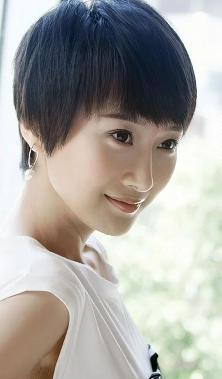 肖涵唯美清纯高清写真,楚楚动人!_高清图集_新浪网