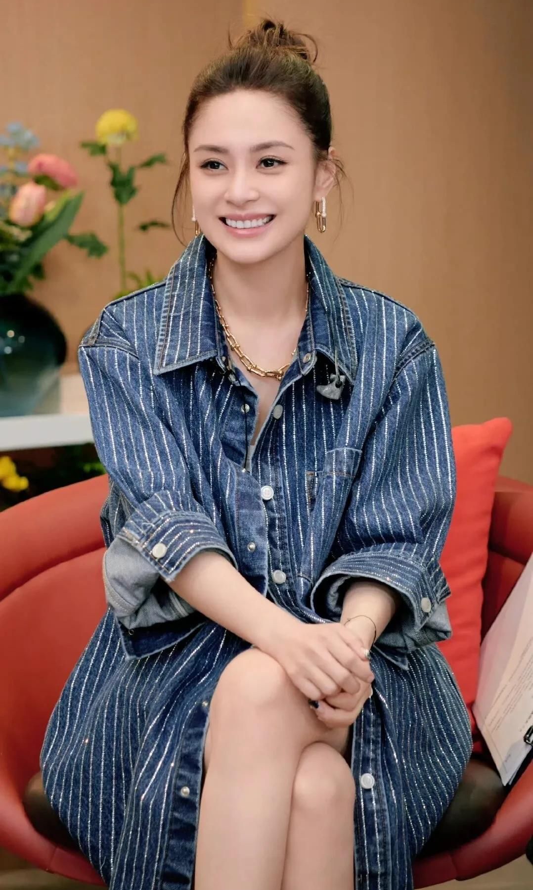 钟欣潼高清淡雅时尚写真,时尚俏丽!