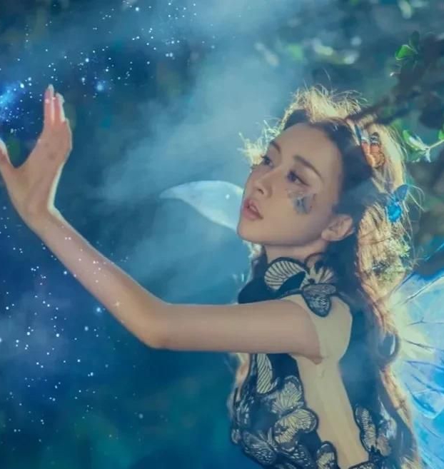 周麟嘉婀娜多姿清纯写真，美艳动人！|_新浪娱乐_新浪新闻