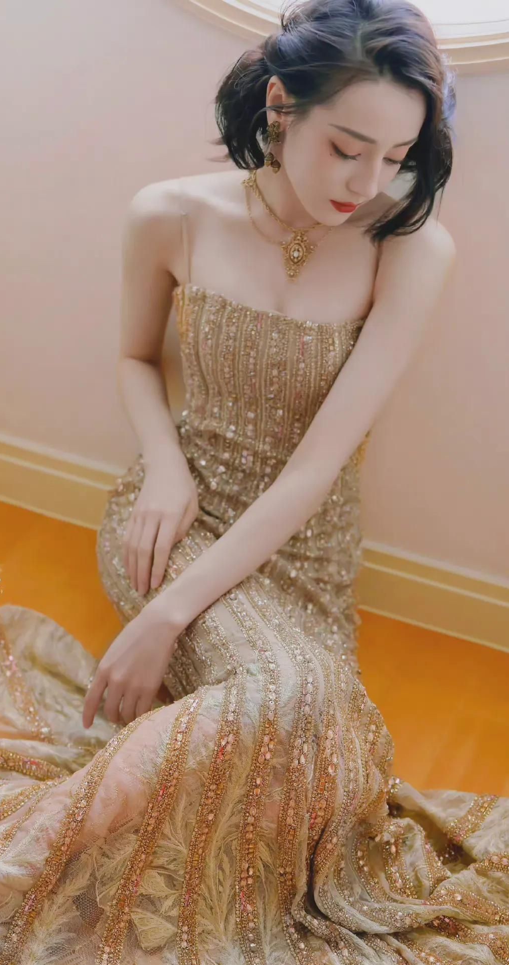 迪丽热巴人鱼公主优雅迷人