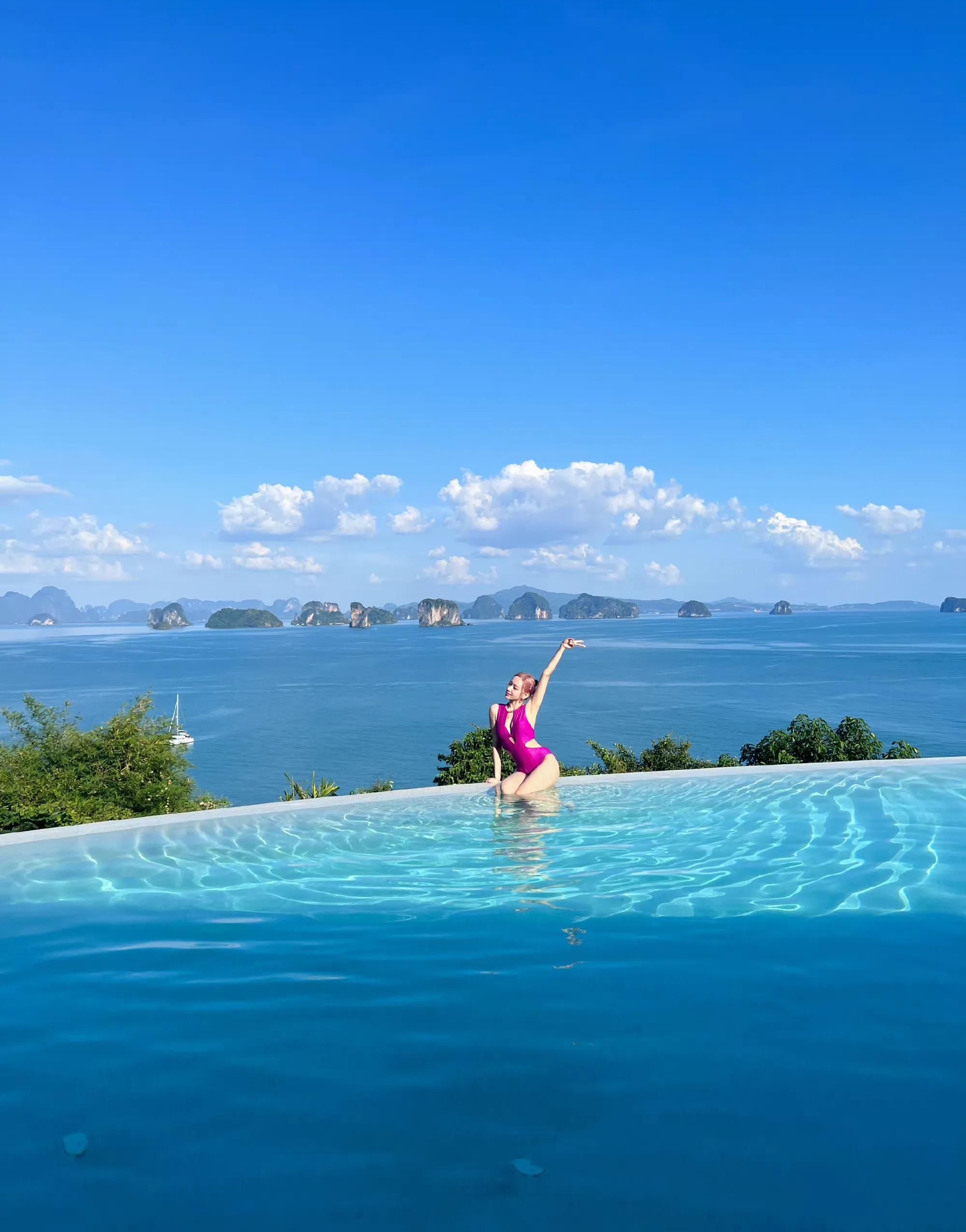 程潇晒海边随拍穿深v比基尼身材火辣明艳动人