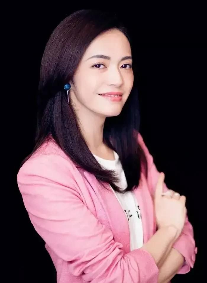 姚晨:大嘴美女,楚楚动人!__财经头条