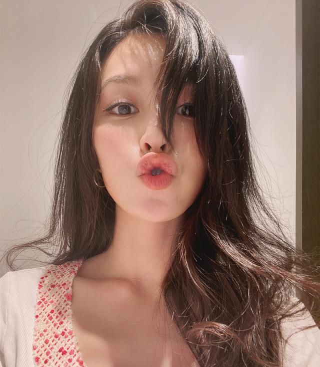 文咏珊自拍美照欣赏,清纯可爱!_高清图集_新浪网