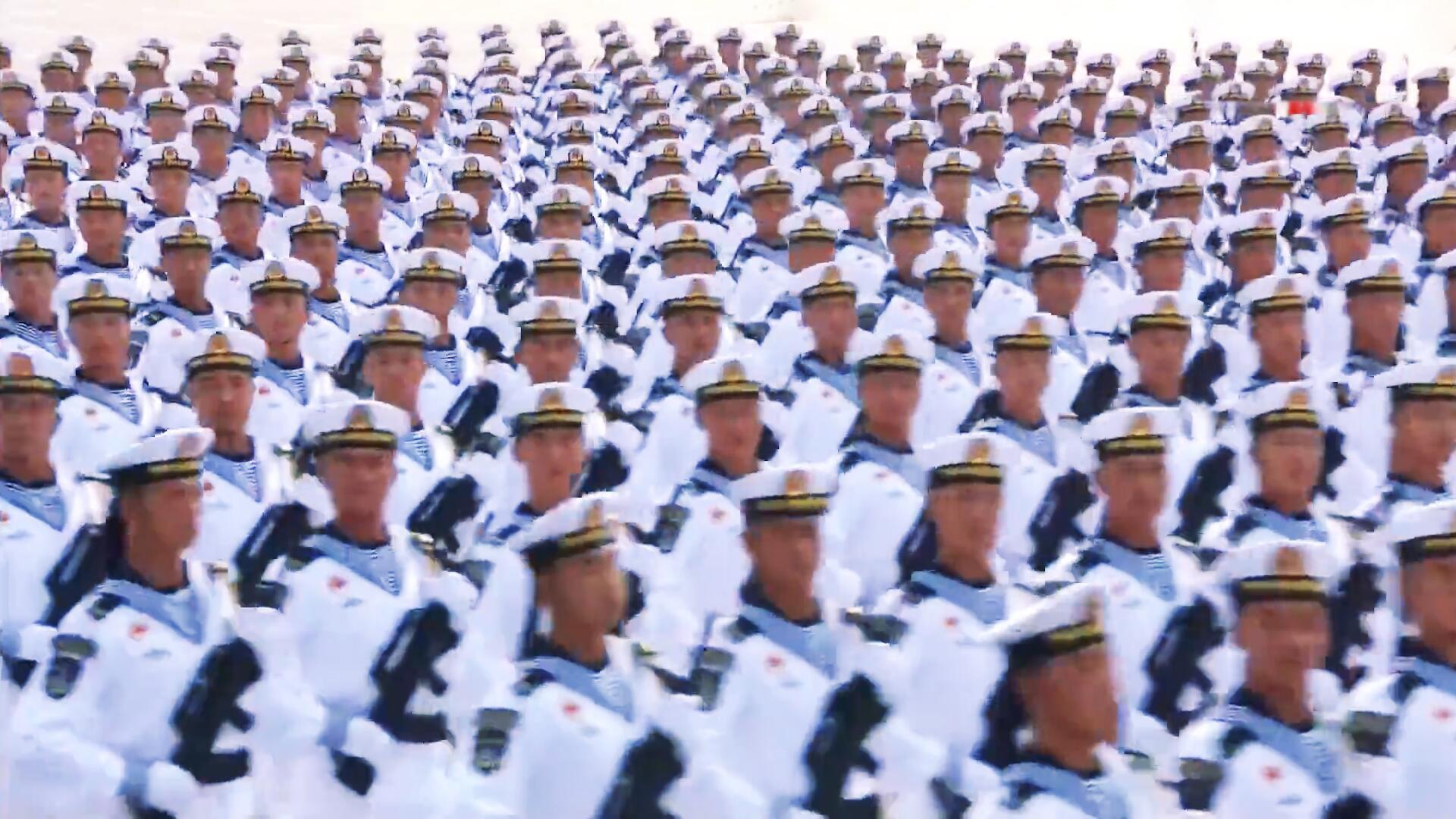 70周年大阅兵,海军方队整齐划一迎面而来,正步坚定威武!