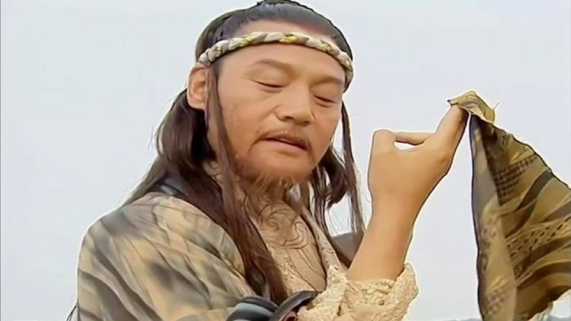 岳不群与左冷禅终极pk最终岳不群露出了辟邪剑法打瞎了左冷禅