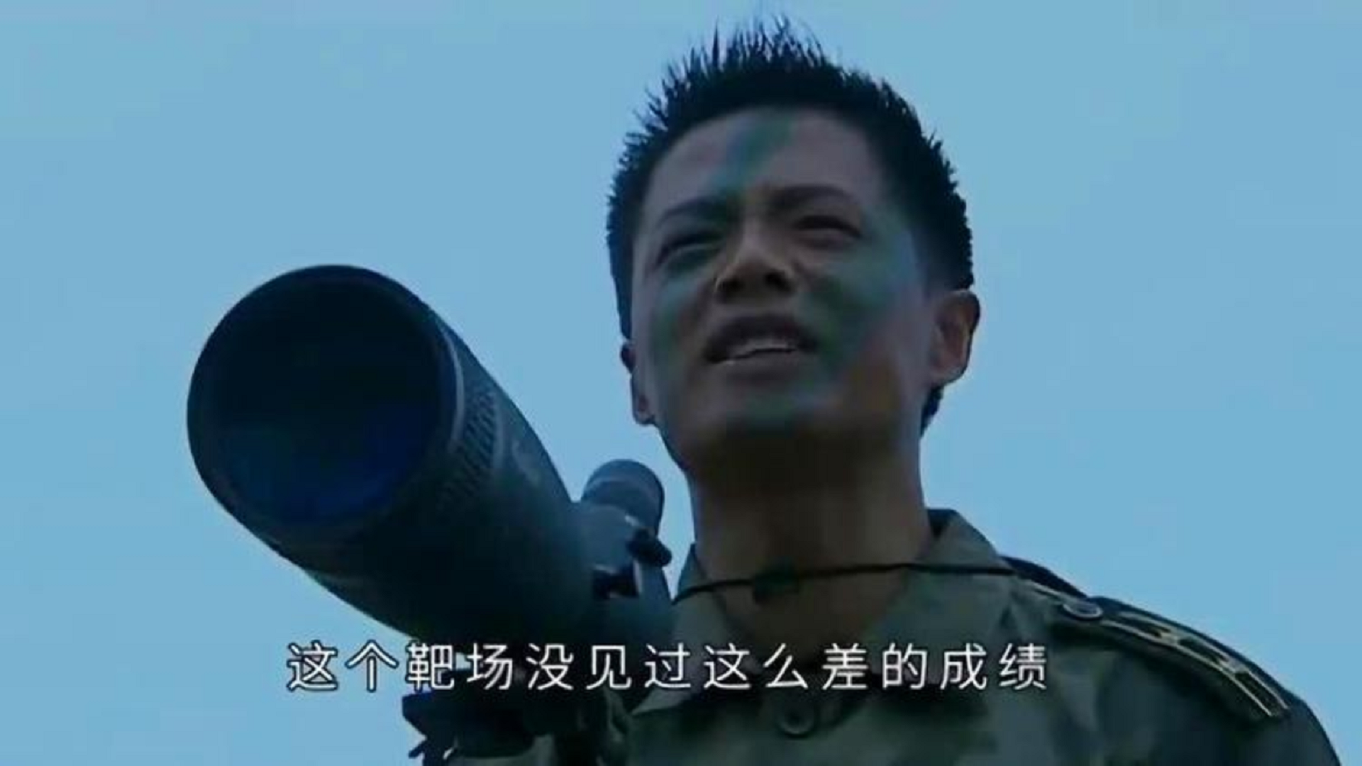 士兵突击:袁朗秀出实力,一出手镇住全军,所谓的兵王成哑巴了!