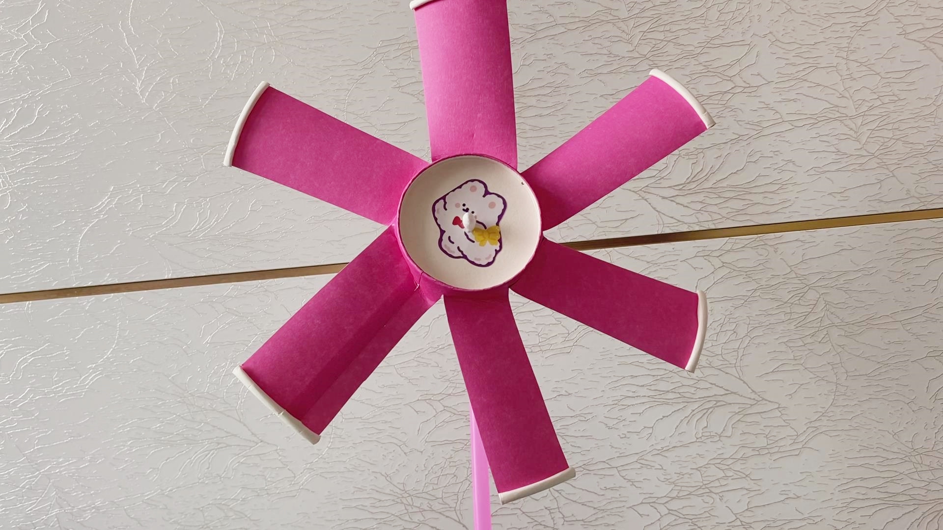 废物利用小妙招教你用纸杯制作风车就是不太会转