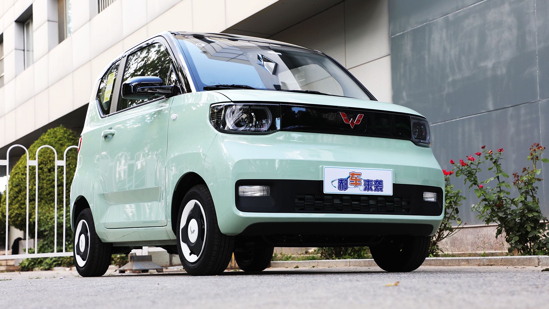 超高性价比电动代步车,新车仅售3.28万起,解读五菱宏光mini ev