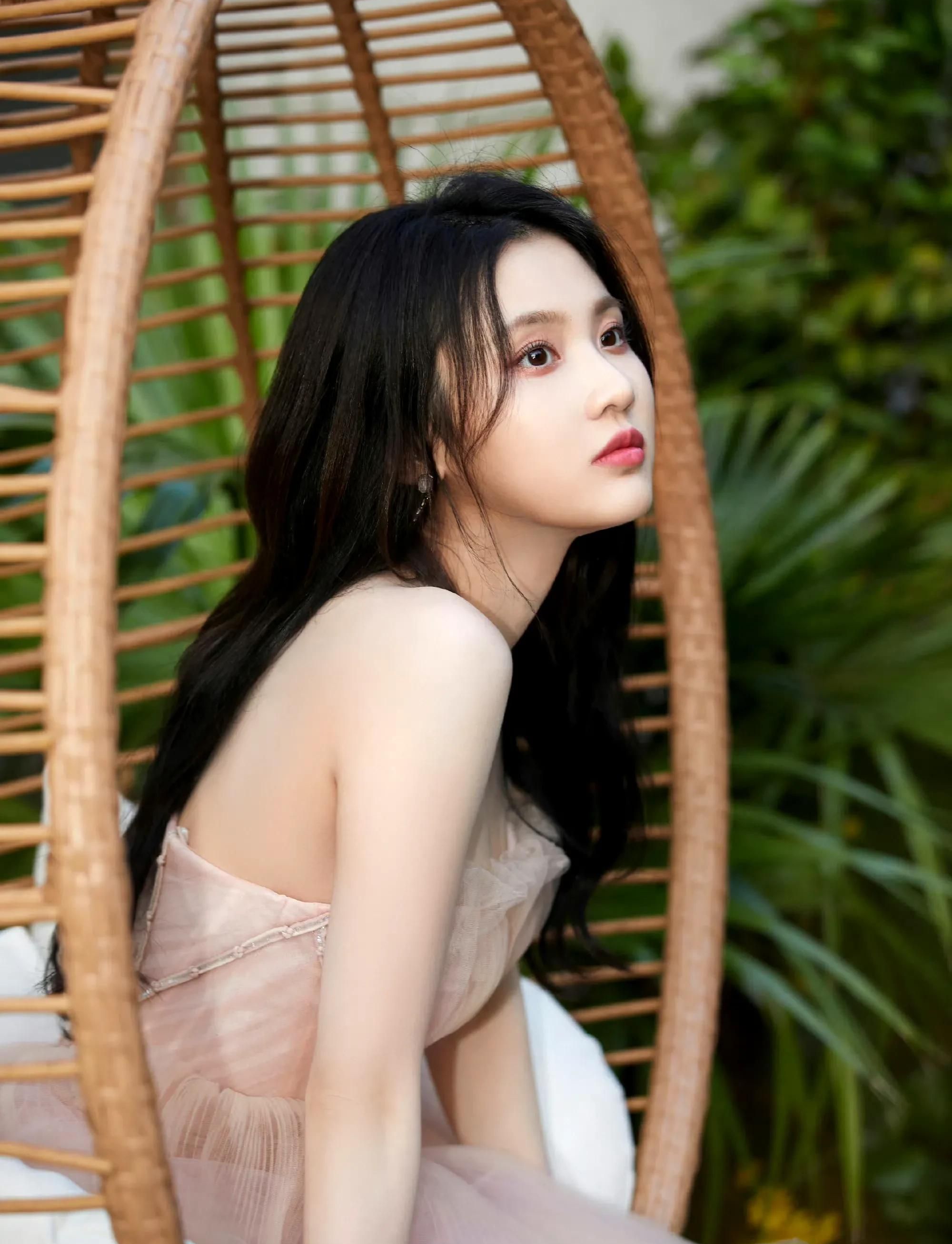 张慧雯:花容月貌,楚楚动人写真!_高清图集_新浪网