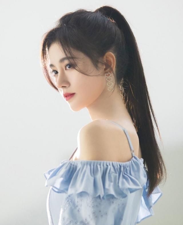 温柔清新的鞠婧祎,甜美可爱,青春无限!