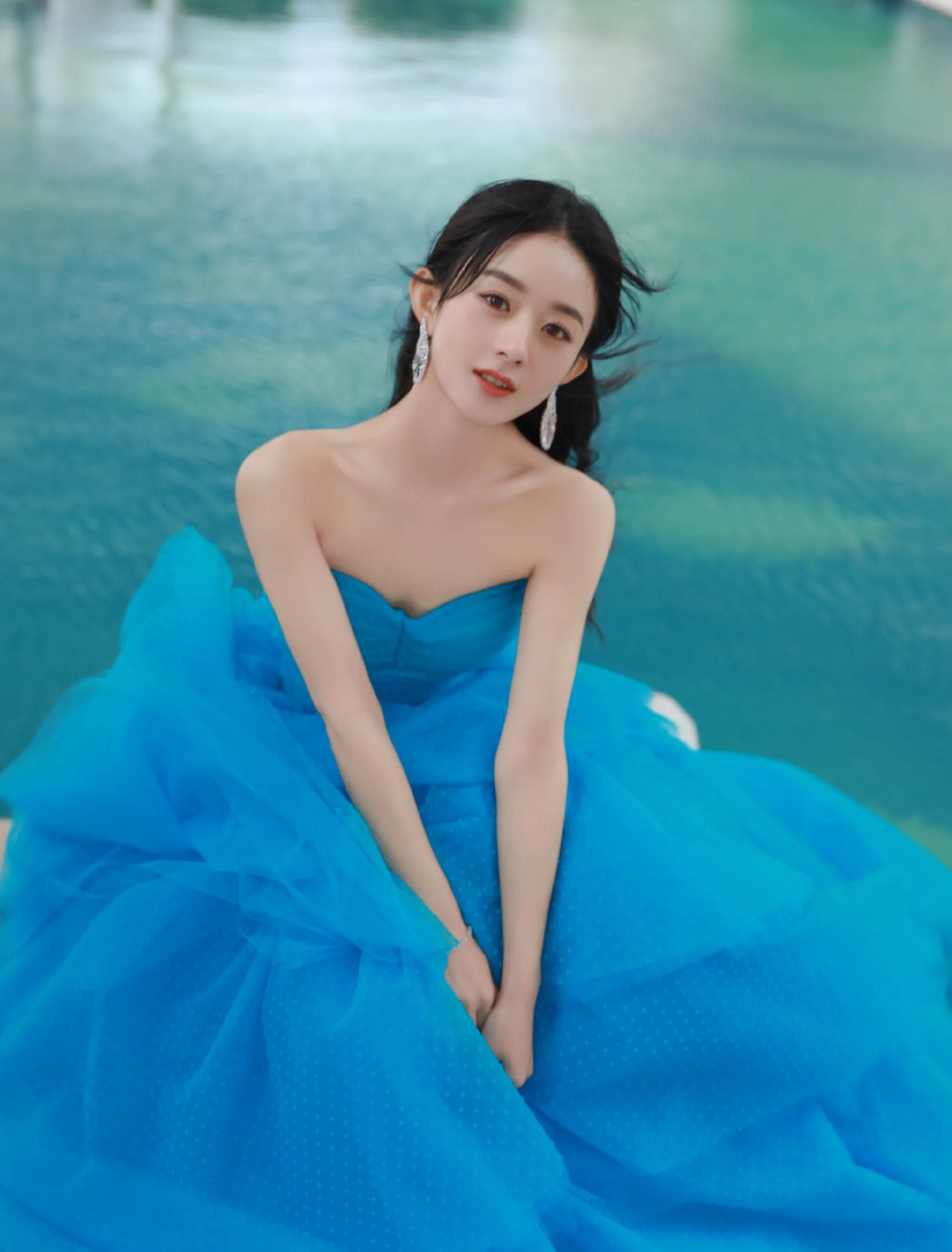 赵丽颖杂志写真,身姿卓越,风情万种!_高清图集_新浪网