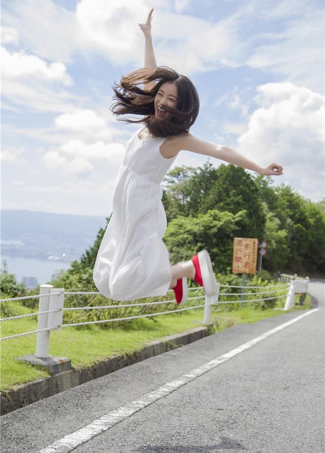 女孩:青春活力,阳光活泼!_高清图集_新浪网