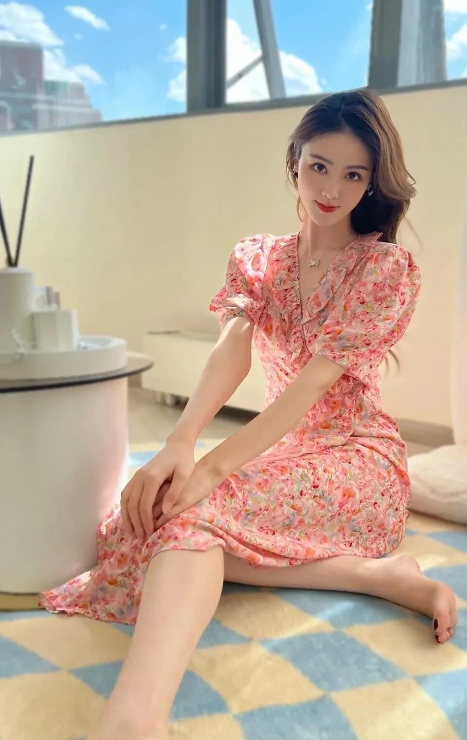 李丹儿高清淡雅时尚写真惊艳迷人