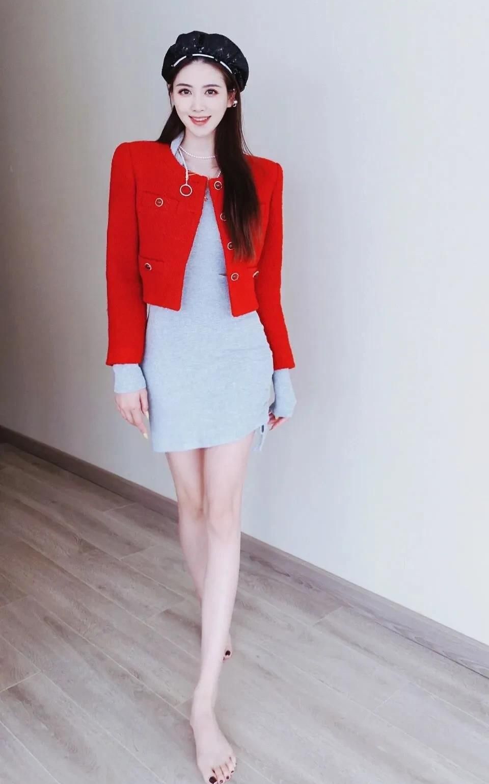 李丹儿高清淡雅时尚写真,楚楚动人!__财经头条