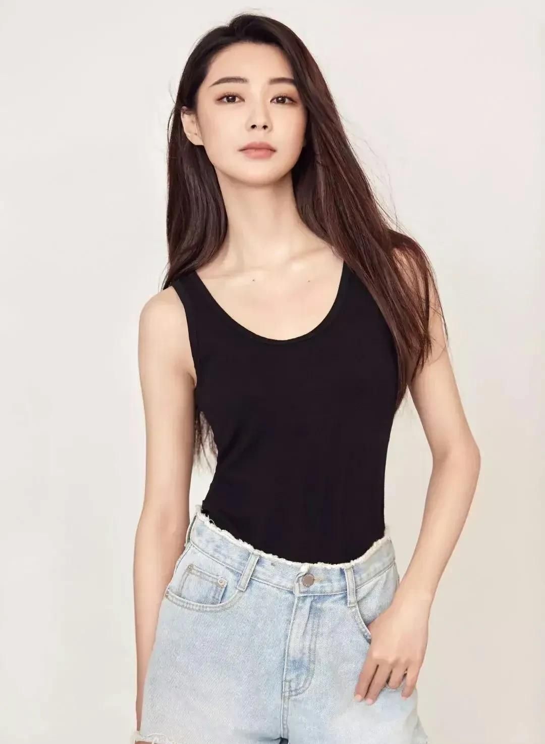 甄琪16:花容月貌,美艳动人!