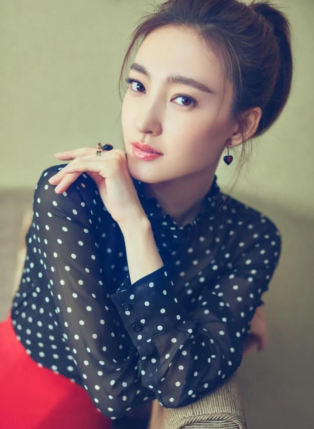 王丽坤高清惊艳美图端庄优雅