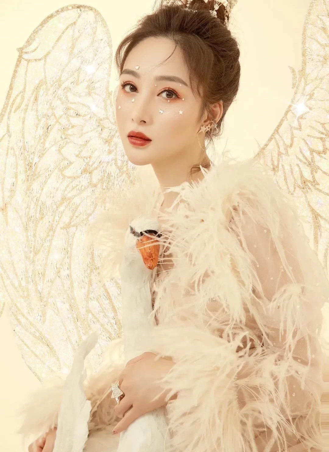 孙嘉璐高清魅力写真,楚楚动人!__财经头条