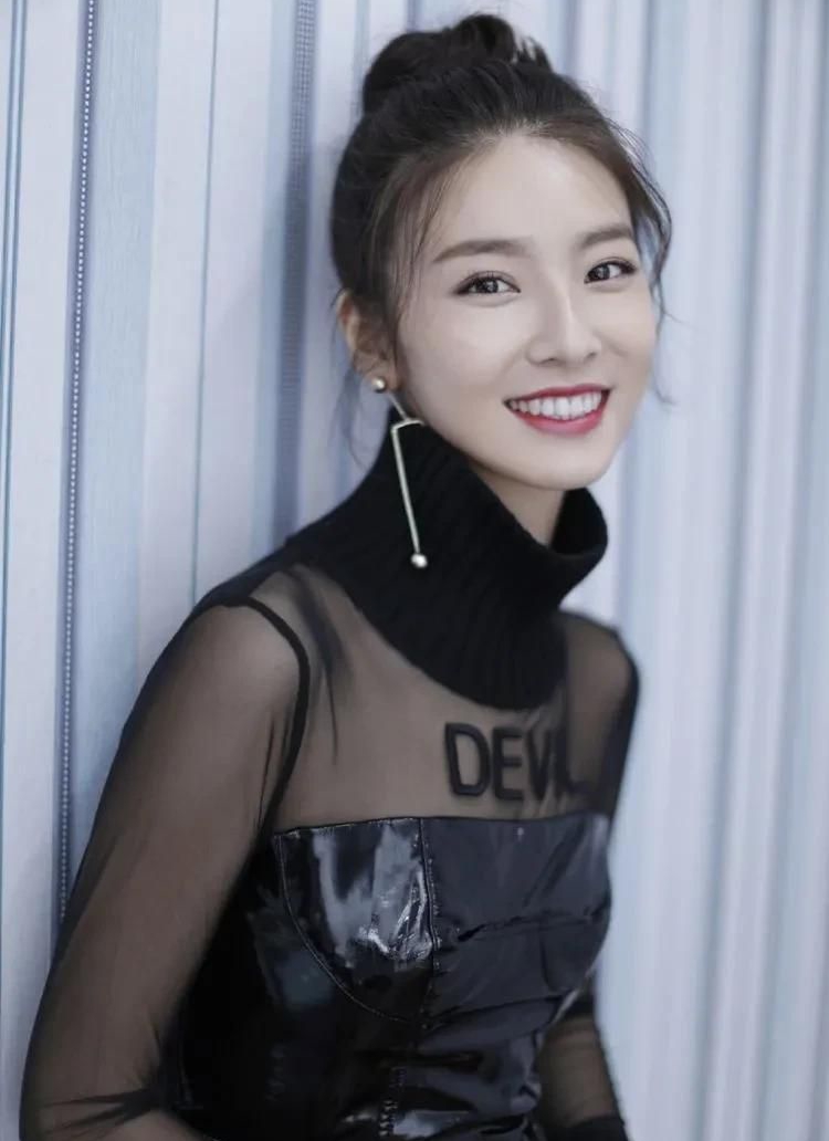 马春瑞:美艳动人,绝色佳人唯美写真!__财经头条