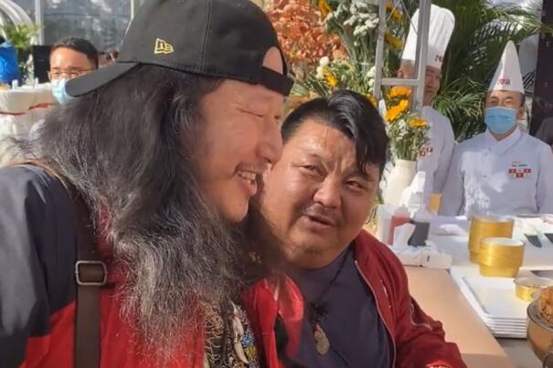 网红恩克与毛子哥正式决裂！卖个肚包肉和韭菜花也能内卷|恩克|毛子|韭菜花_新浪新闻