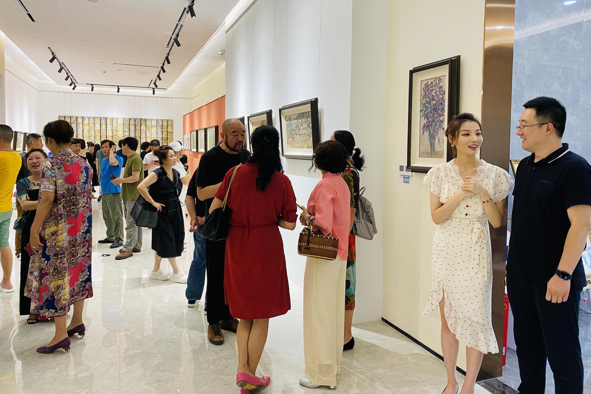 富阳区校外培训机构为贵州省榕江县第二中学开展捐助活动