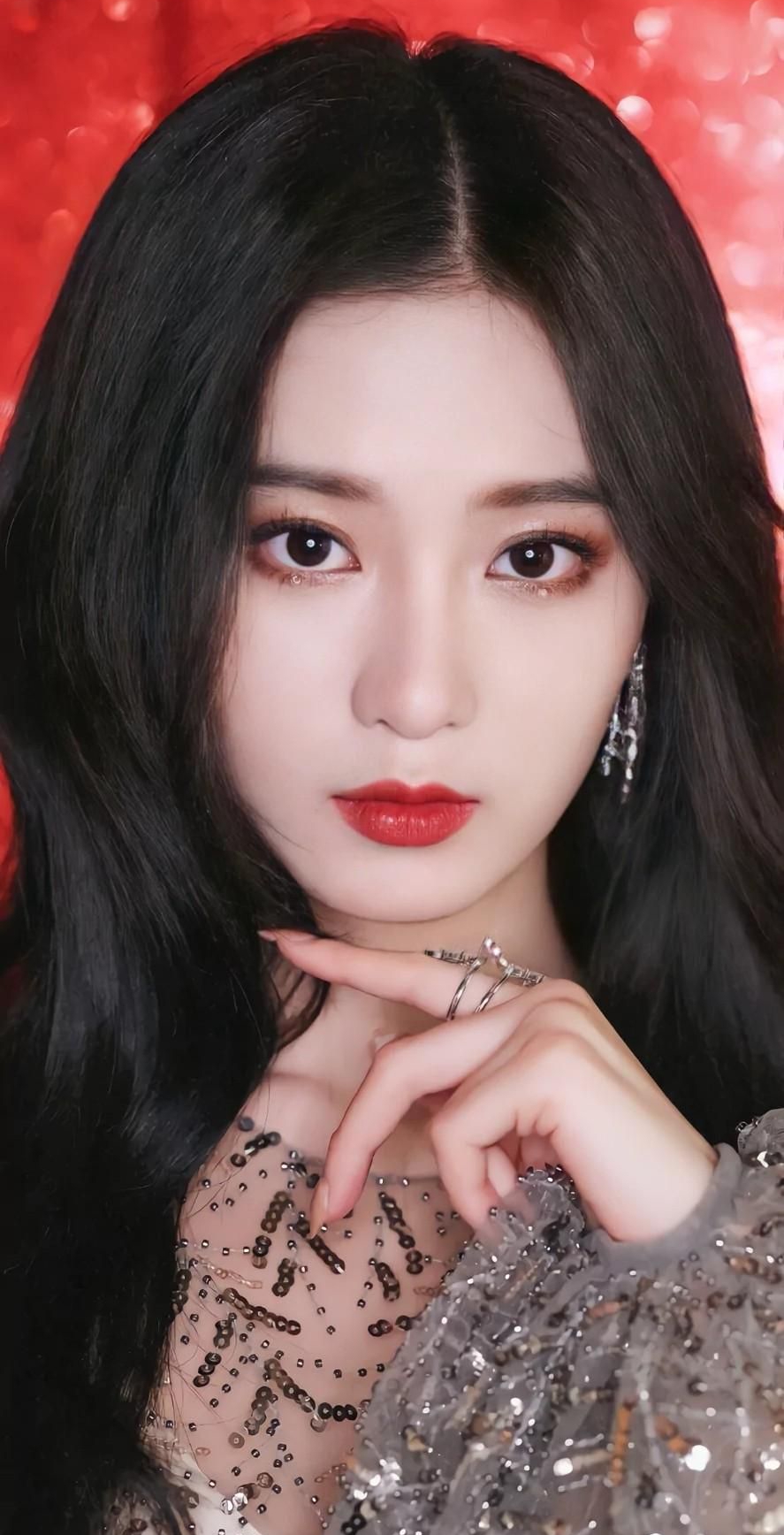 徐艺洋粉嫩佳人明艳写真,美艳动人!