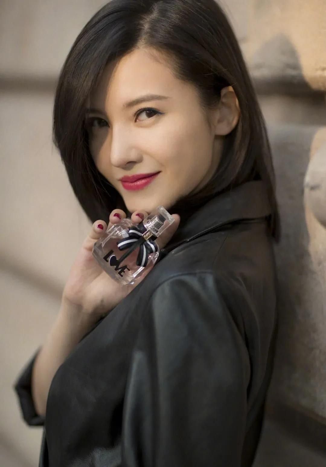 杨子珊端庄优雅温柔写真,惊艳迷人!_高清图集_新浪网