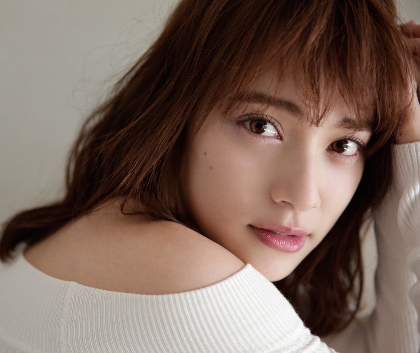 模特都丸纱也华，惊艳迷人！