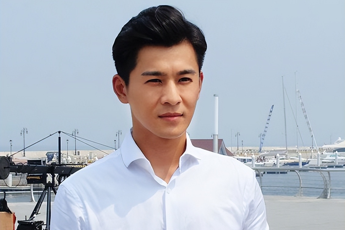 佛系工作的乔振宇即使人到中年,霸屏的美貌仍难以撼动|乔振宇|演技|古装_新浪新闻
