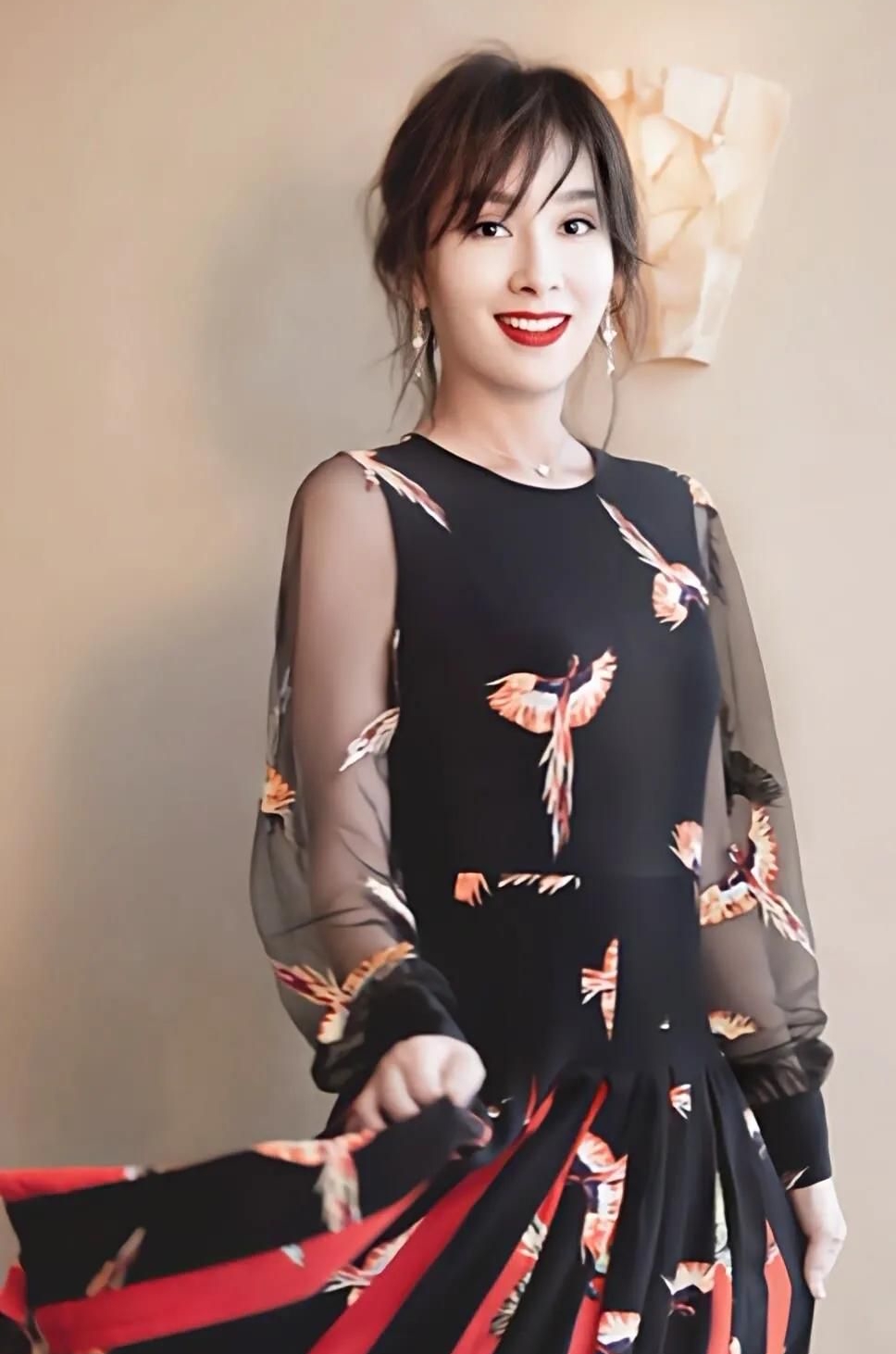 杨恭如粉嫩佳人优雅写真美艳动人