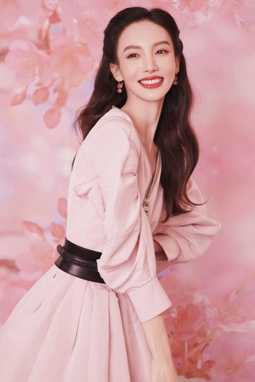 金晨高清俏丽美照娇俏可人