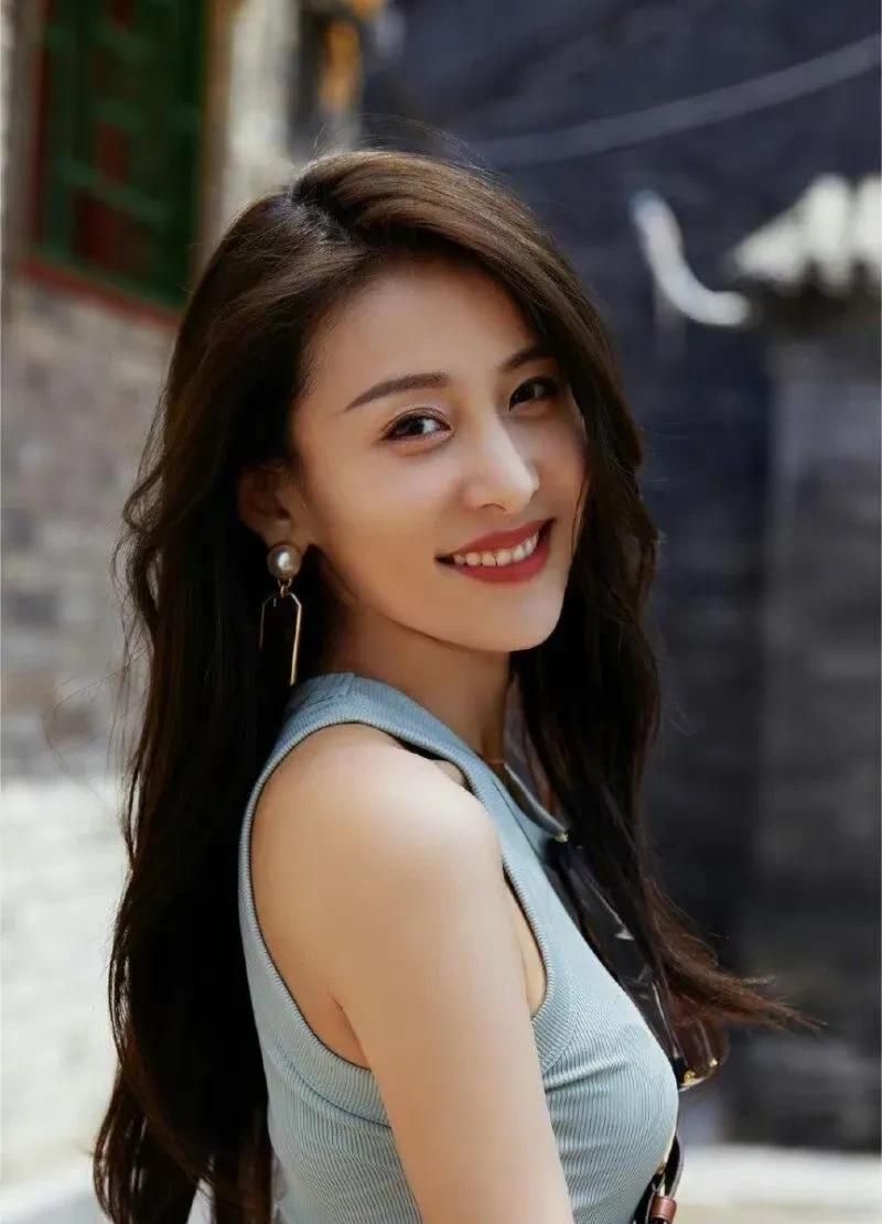 贾青楚楚动人绝美迷人写真