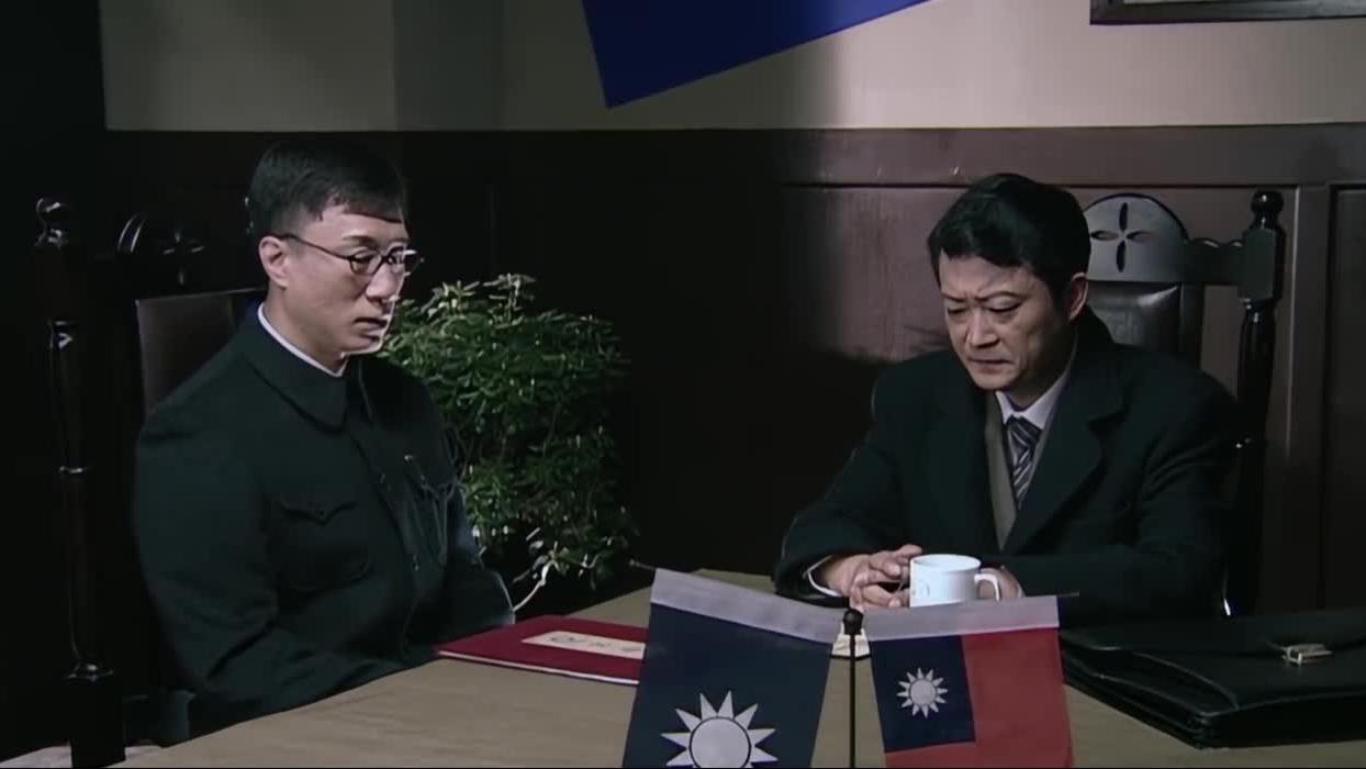 潜伏:站长不让余则成留下潜伏,特派员可惨了,苦差事落在他身上|潜伏|孙红雷|姚晨_新浪新闻