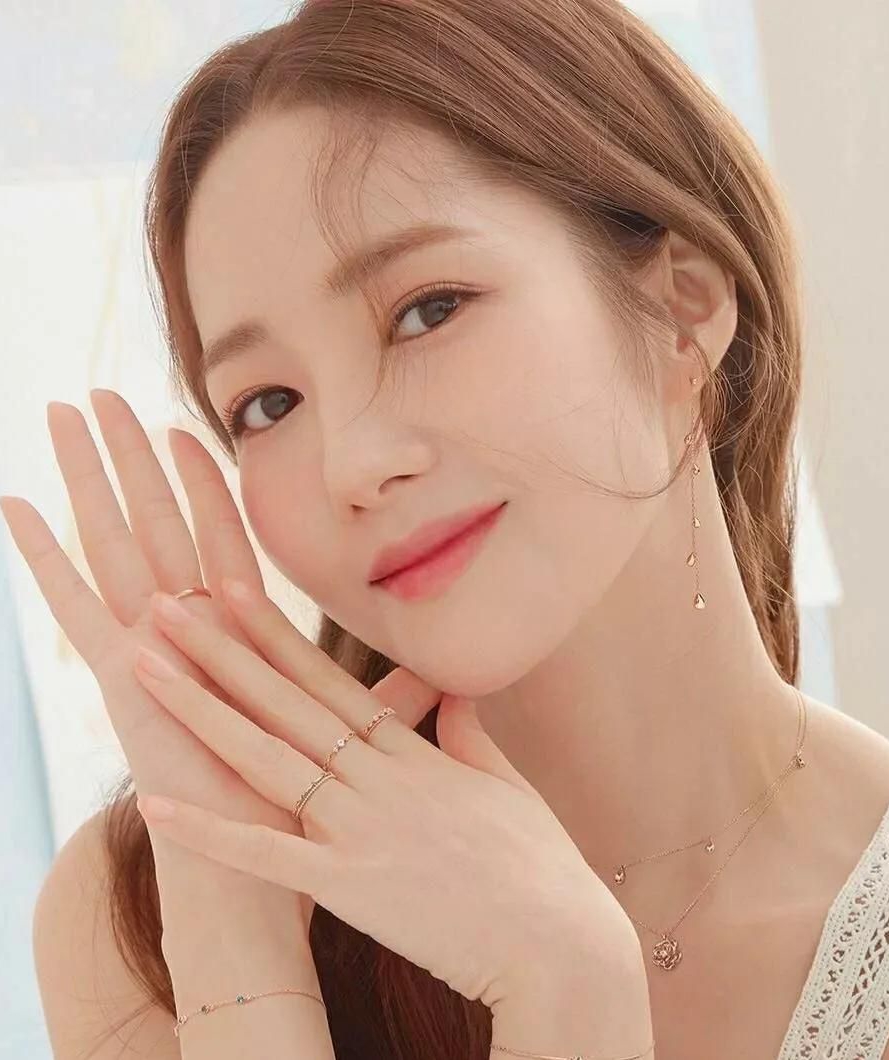 朴敏英清纯的生活照,温柔甜美,明艳动人!_高清图集_新浪网