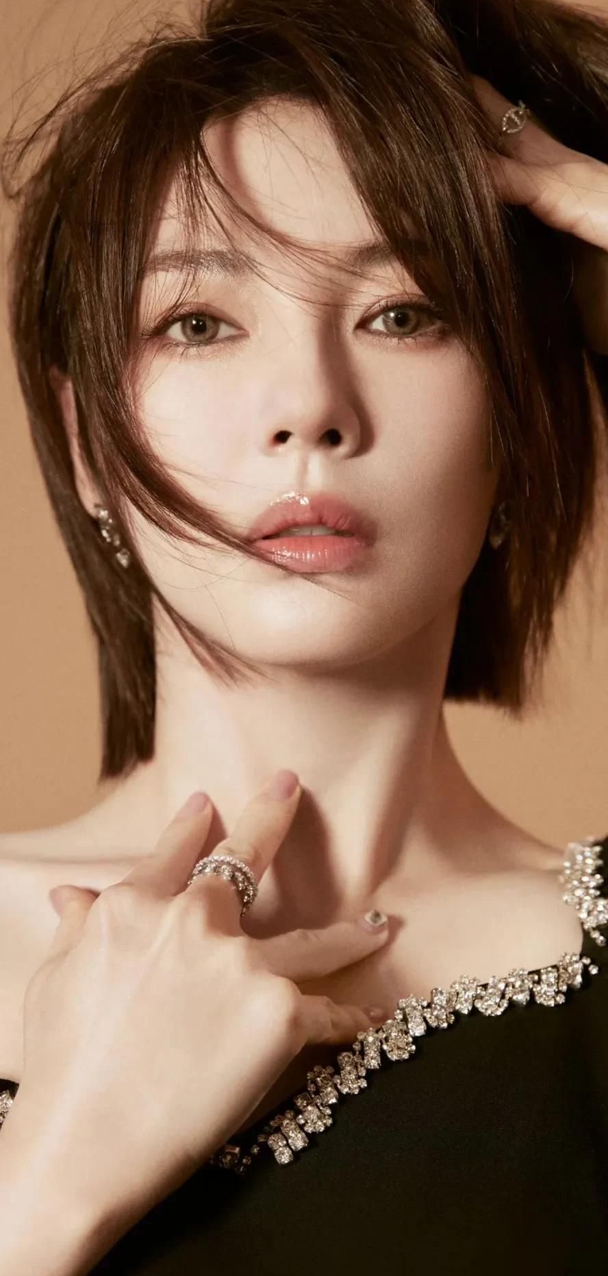 张雨绮高清淡雅俏丽写真时尚俏丽