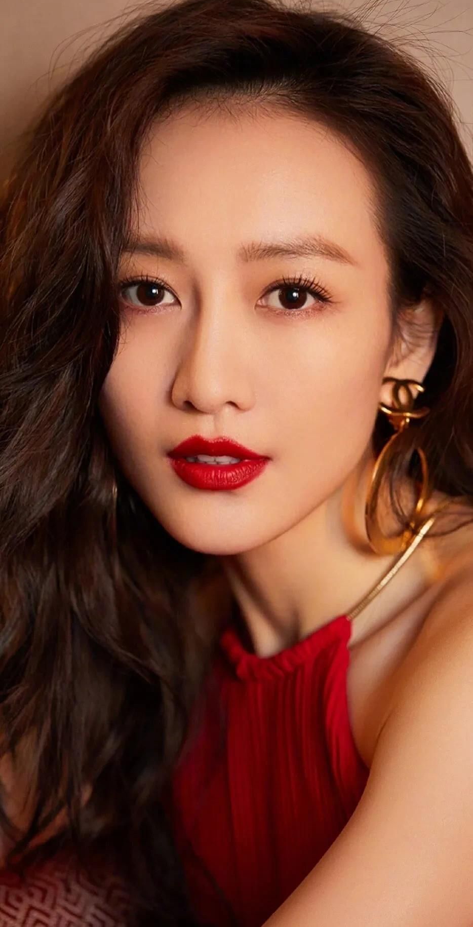 王鸥高清淡雅俏丽写真,时尚俏丽!__财经头条