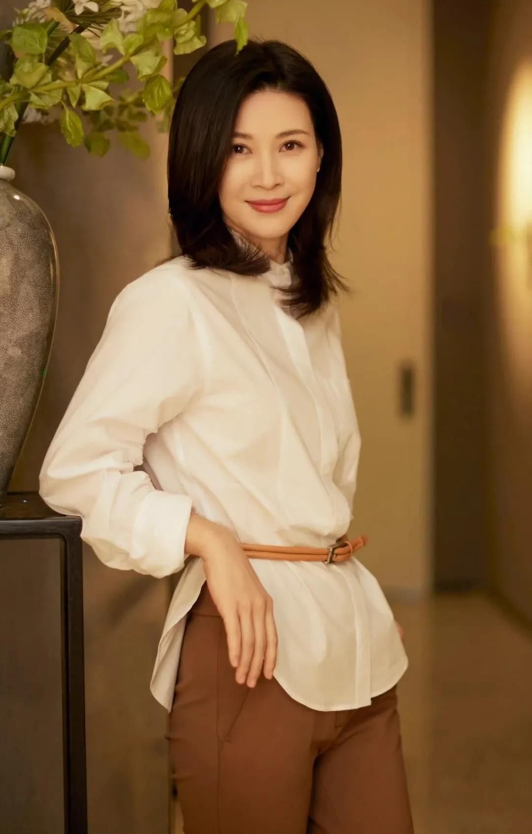 童蕾高清淡雅时尚写真,温婉可人!__财经头条