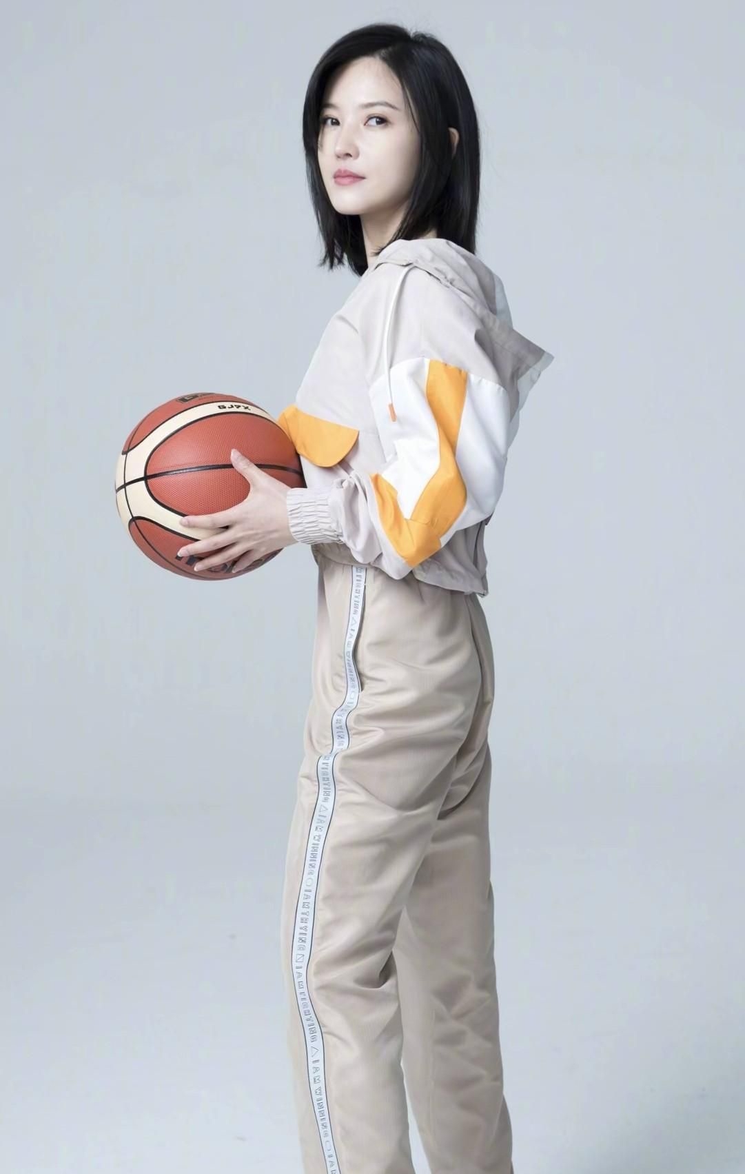 杨子姗高清淡雅时尚写真,娇俏可人!_高清图集_新浪网