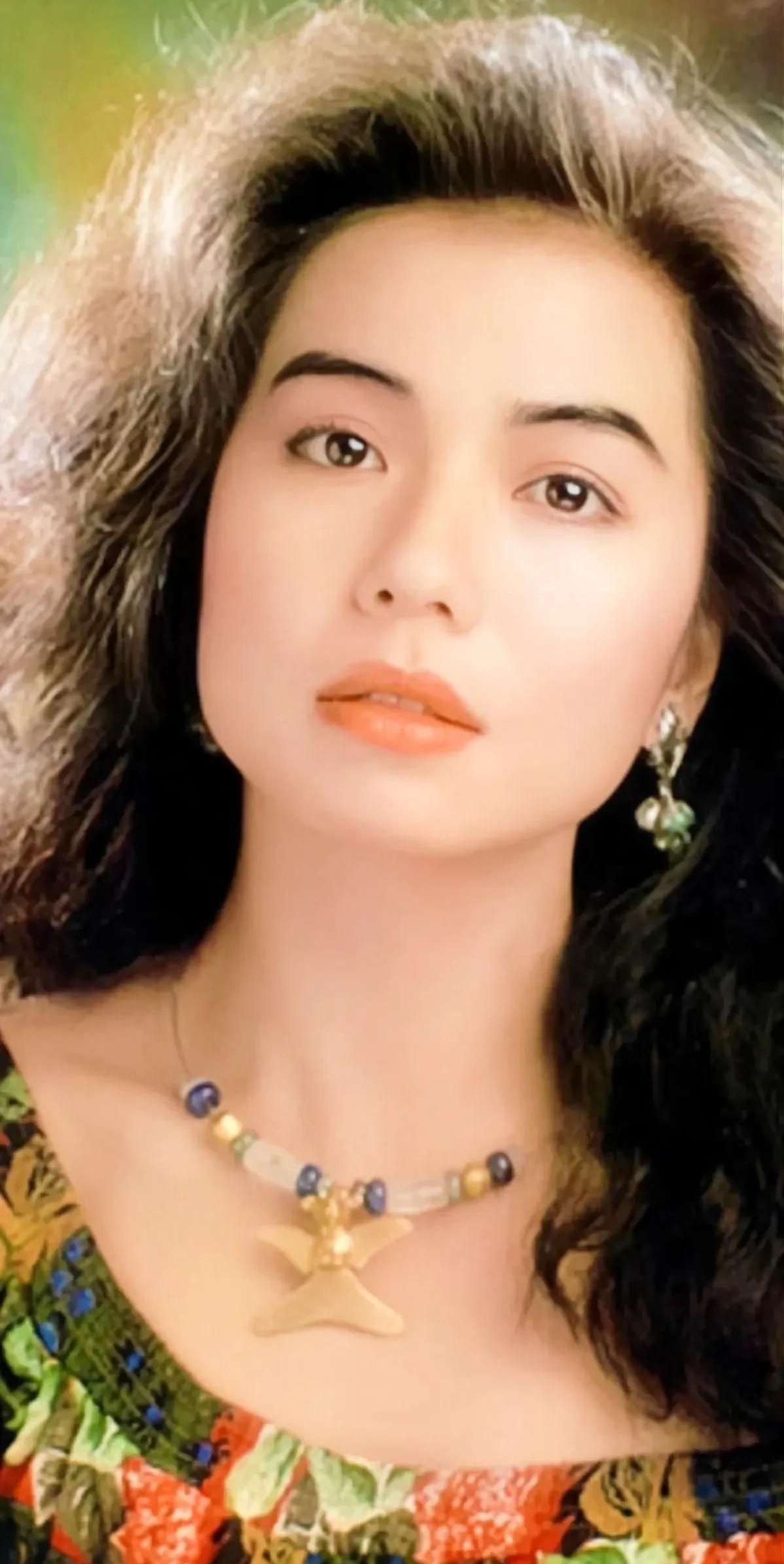 钟楚红,娇俏可人,魅力无限的写真照!__财经头条