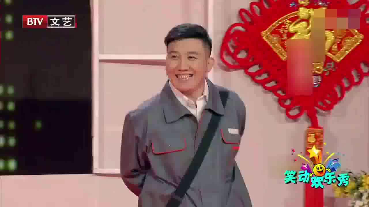 小品《幸福快递》杨树林:过年自己照镜子拜年,我还得回个谢谢