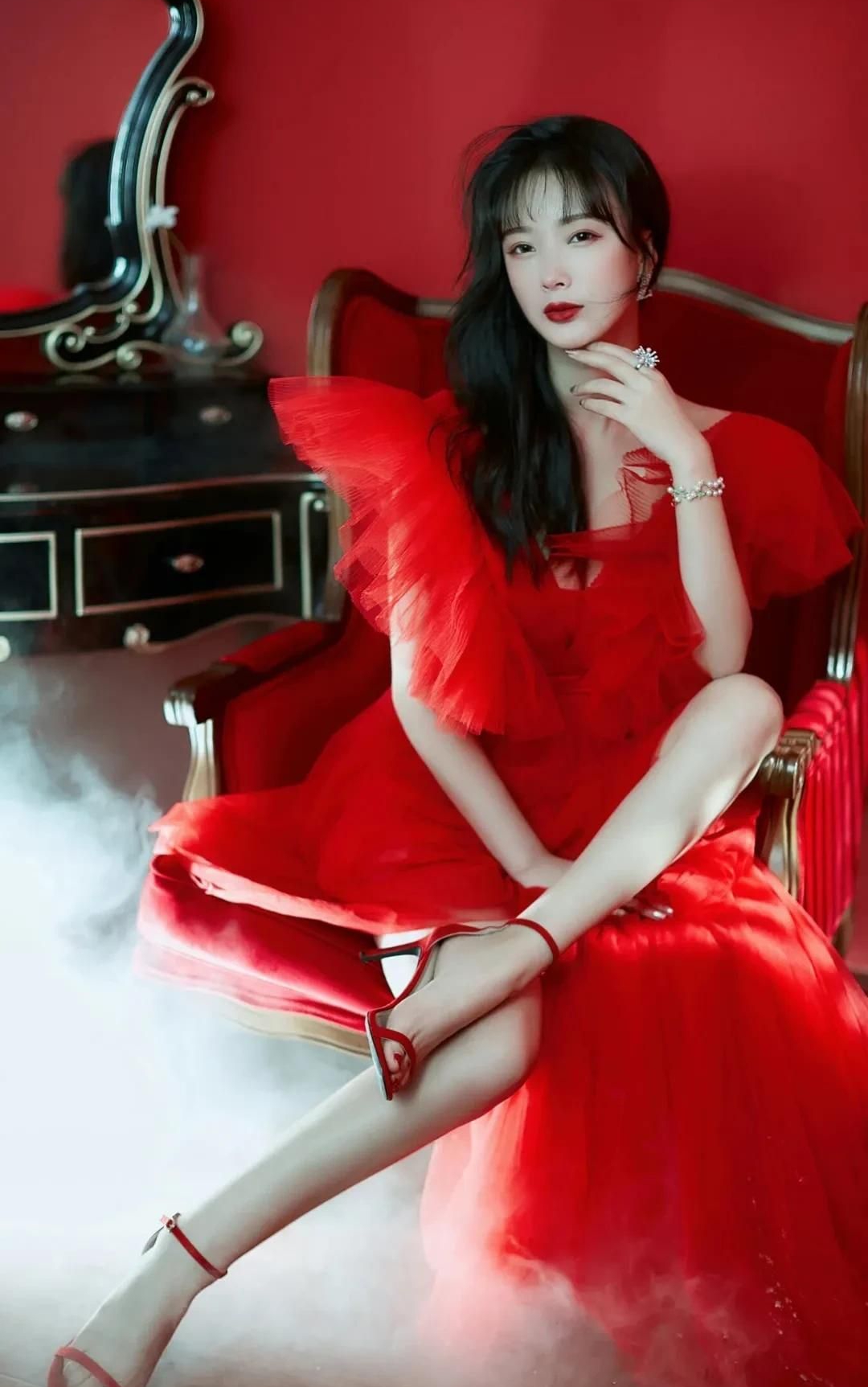 王李丹妮高清美艳写真，美艳动人！