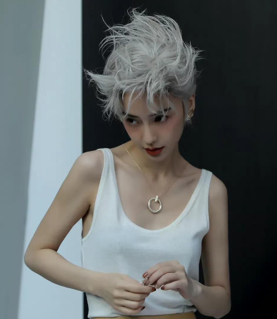 angelababy时尚俏丽写真,一头银色短发,楚楚动人!_高清图集_新浪网